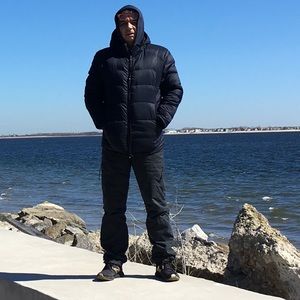 Meet your Posher, Vee